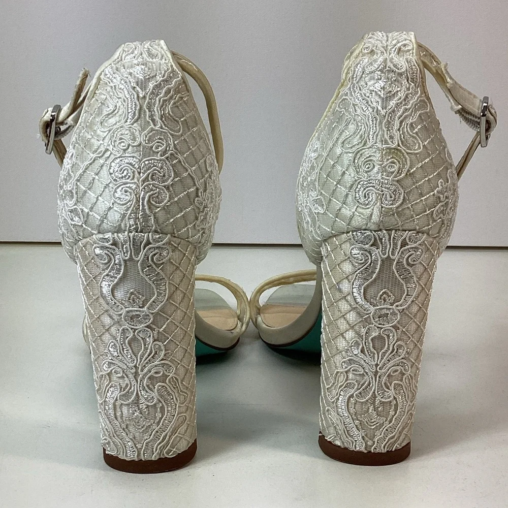 Betsey Johnson Cream Lace Heels - Picture 5 of 11